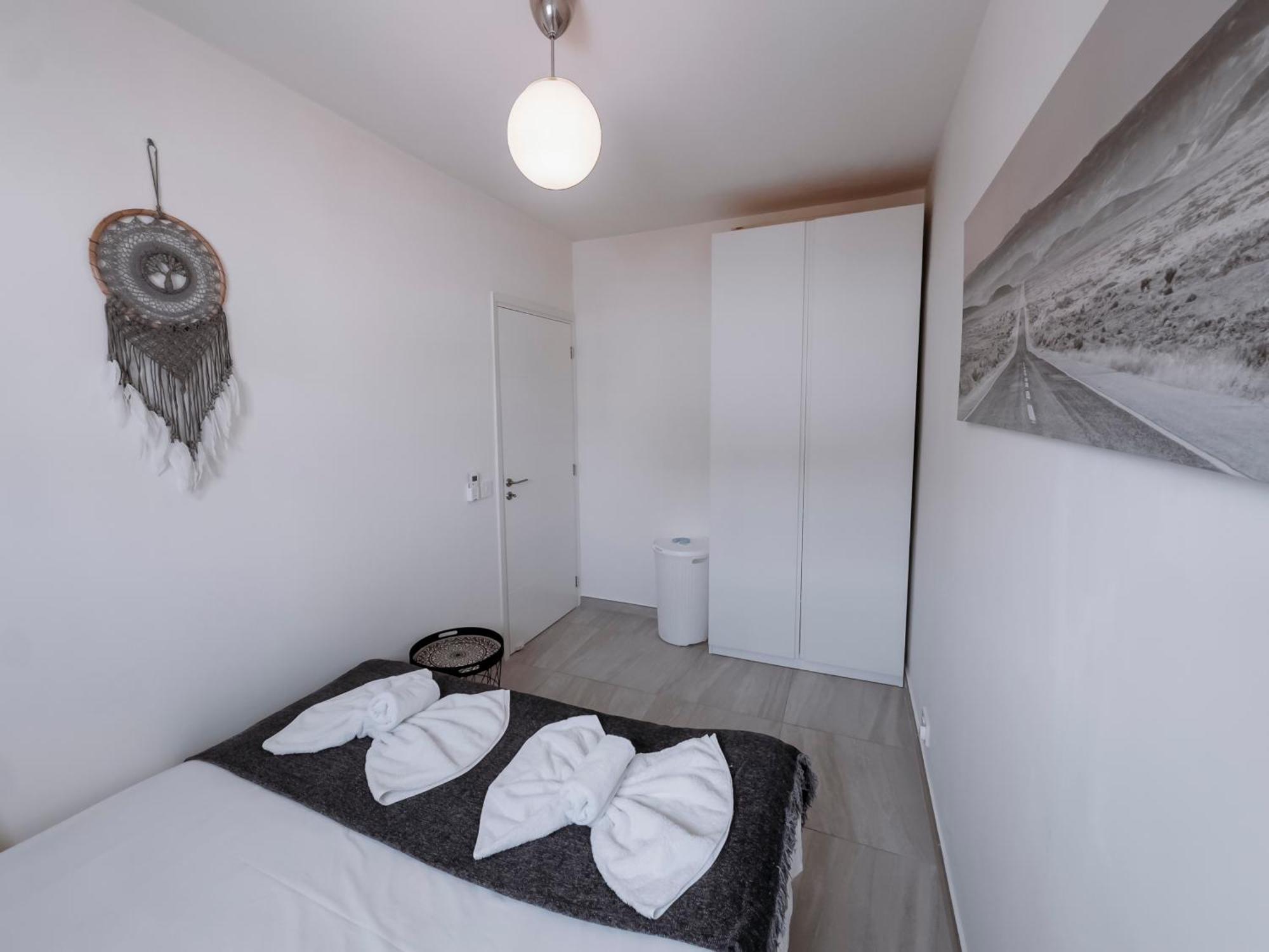 Viking Family Superior Lux Apartman Ajía Nápa Kültér fotó